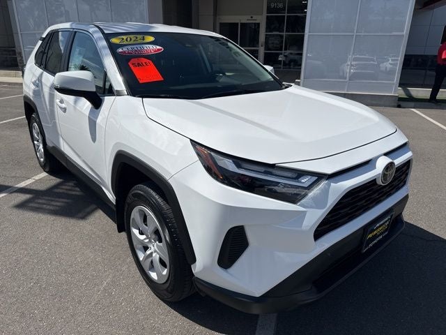 2024 Toyota RAV4 LE