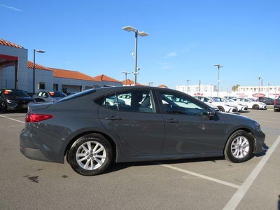 2025 Toyota CAMRY LE