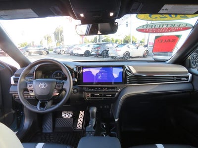 2025 Toyota CAMRY SE