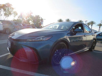 2025 Toyota CAMRY SE