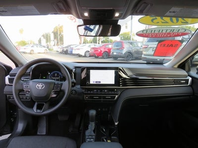 2025 Toyota CAMRY LE