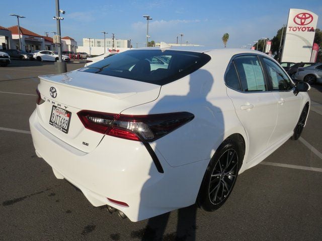 2022 Toyota CAMRY SE