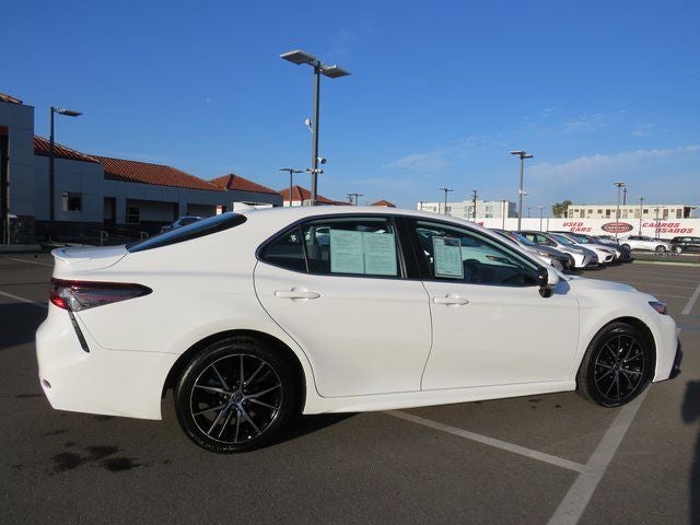 2022 Toyota CAMRY SE