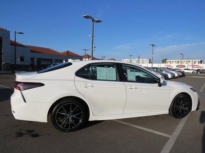 2022 Toyota CAMRY SE