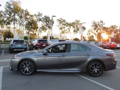 2024 Toyota CAMRY SE