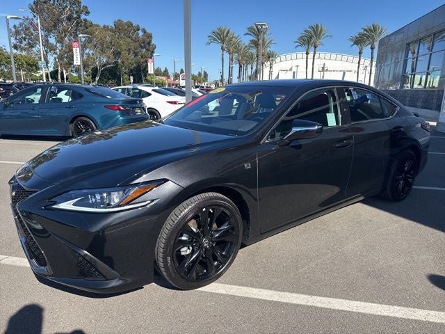 2025 Lexus ES 300h 300h F SPORT Design