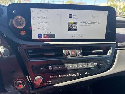 2025 Lexus ES 300h 300h F SPORT Design