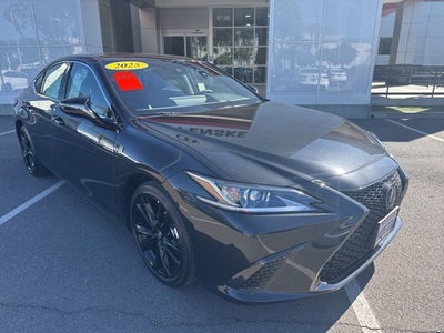 2025 Lexus ES 300h 300h F SPORT Design
