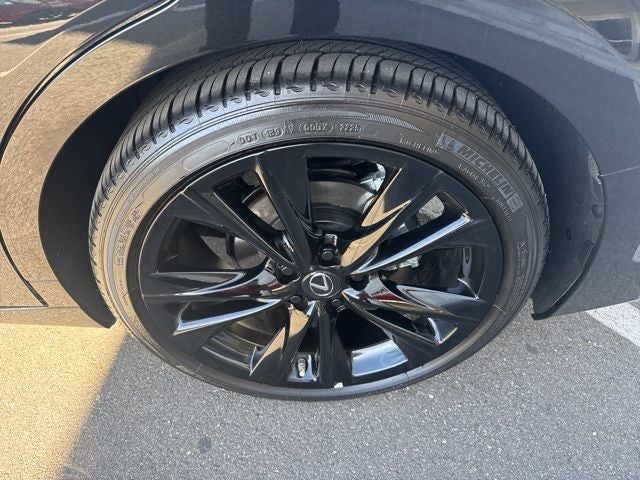 2025 Lexus ES 300h 300h F SPORT Design