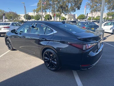 2025 Lexus ES 300h 300h F SPORT Design