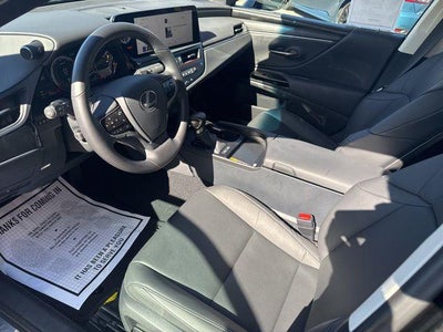 2025 Lexus ES 300h 300h F SPORT Design