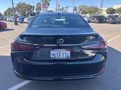 2025 Lexus ES 300h 300h F SPORT Design