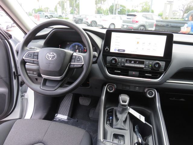 2026 Toyota Grand Highlander LE