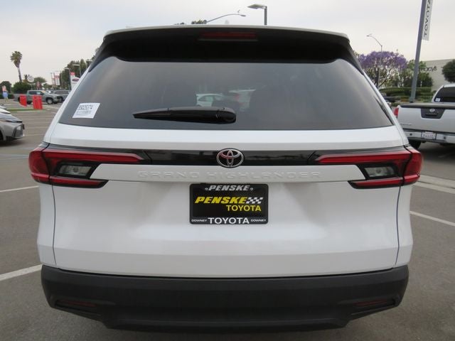 2026 Toyota Grand Highlander LE