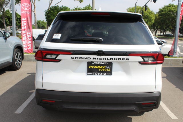 2026 Toyota Grand Highlander LE