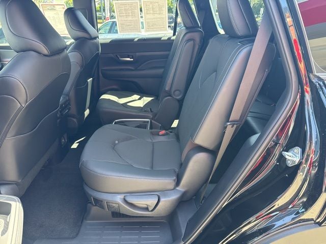 2026 Toyota GRAND HIGHLANDER HEV Nightshade Edition