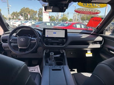 2026 Toyota GRAND HIGHLANDER HEV Nightshade Edition