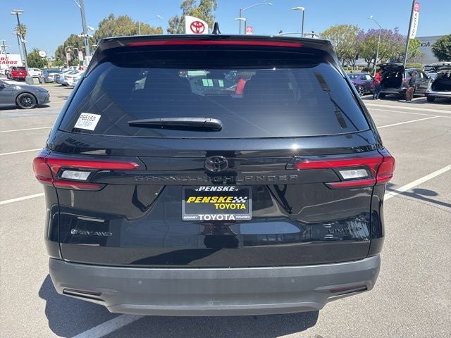 2026 Toyota GRAND HIGHLANDER HEV Nightshade Edition