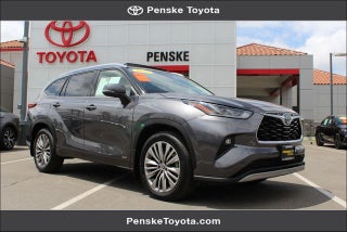 2022 Toyota Highlander Hybrid Platinum
