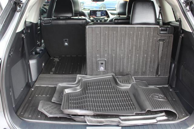 2022 Toyota Highlander Hybrid Platinum
