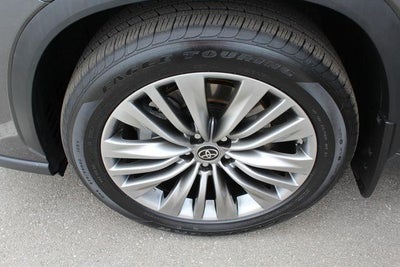 2022 Toyota Highlander Hybrid Platinum