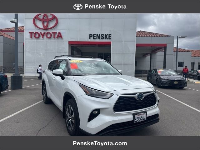 2022 Toyota Highlander Hybrid XLE