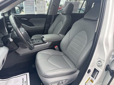 2022 Toyota Highlander Hybrid XLE