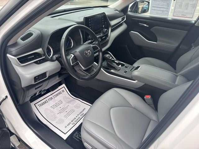 2022 Toyota Highlander Hybrid XLE