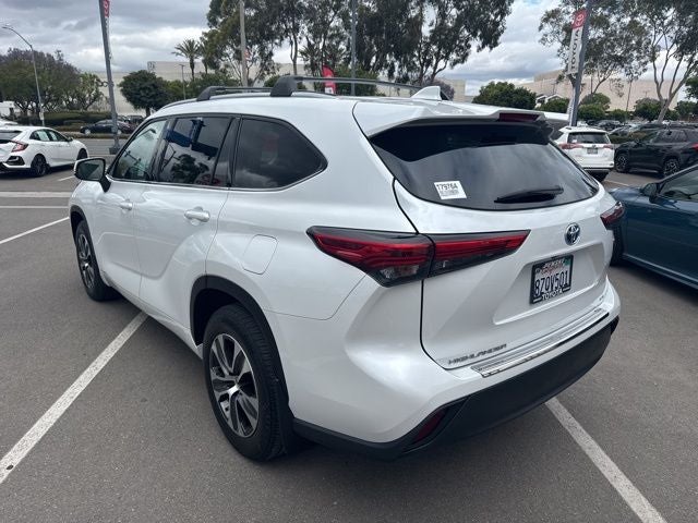 2022 Toyota Highlander Hybrid XLE