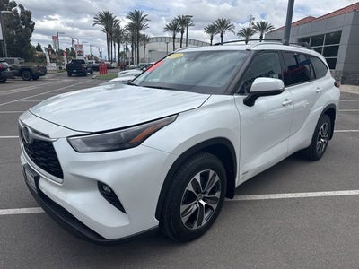 2022 Toyota Highlander Hybrid XLE