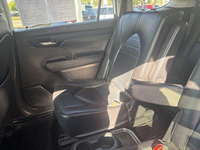 2022 Toyota HIGHLANDER XLE