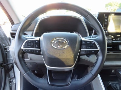 2022 Toyota HIGHLANDER XLE