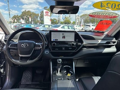2024 Toyota HIGHLANDER XLE