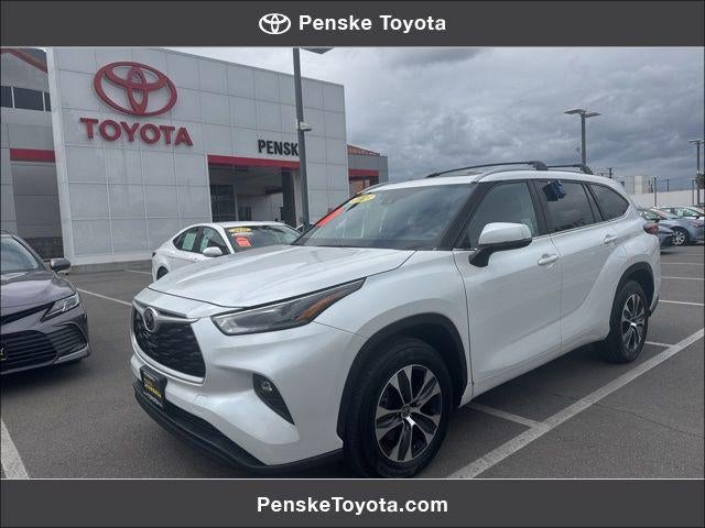 2023 Toyota HIGHLANDER XLE
