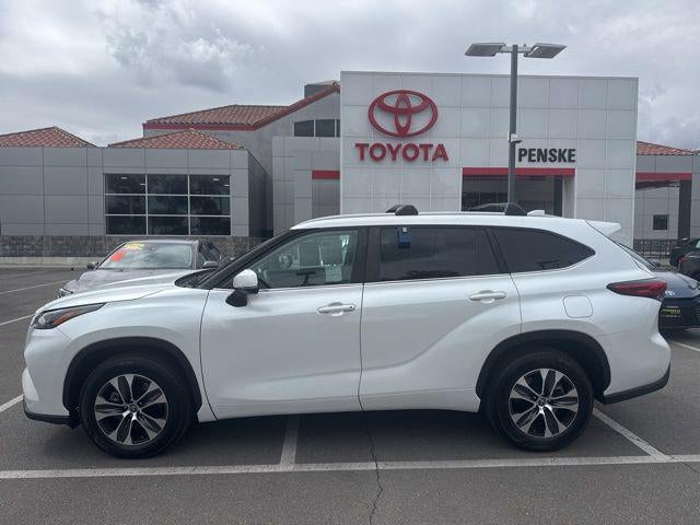 2023 Toyota HIGHLANDER XLE