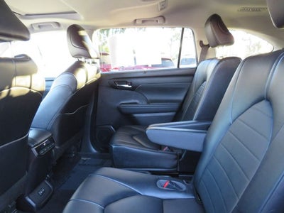 2023 Toyota HIGHLANDER XLE