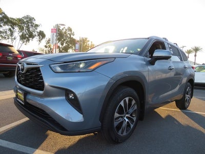 2023 Toyota HIGHLANDER XLE