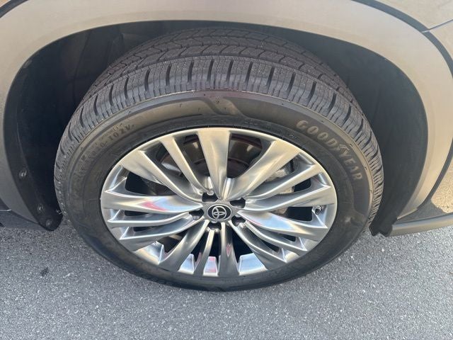 2023 Toyota HIGHLANDER Limited