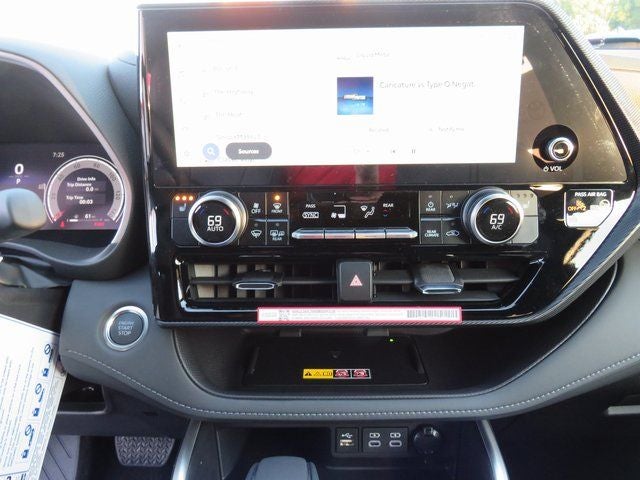 2026 Toyota Highlander XSE