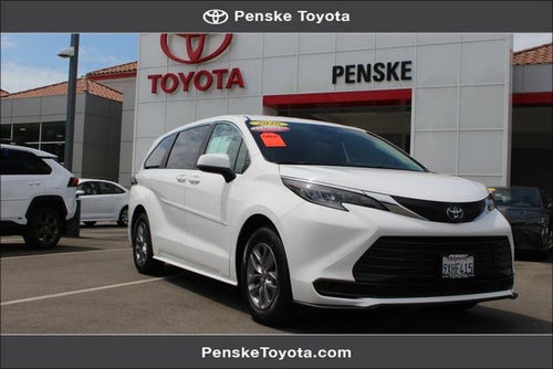 2026 Toyota Sienna LE 8 Passenger