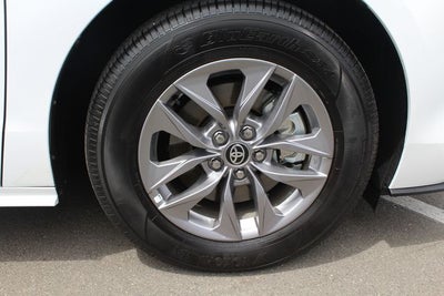 2026 Toyota Sienna LE 8 Passenger