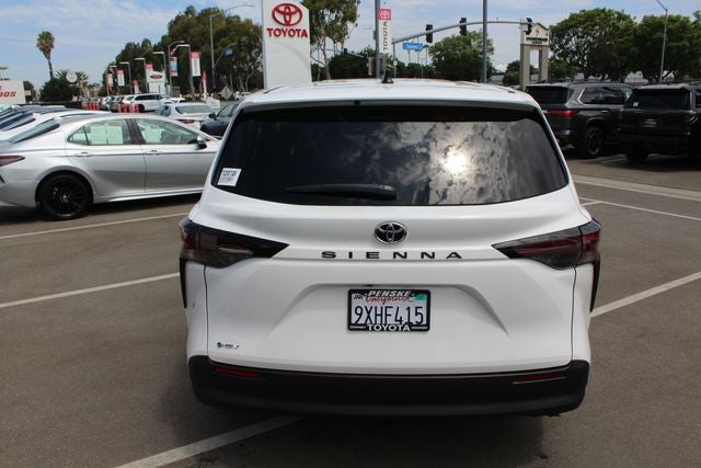 2026 Toyota Sienna LE 8 Passenger