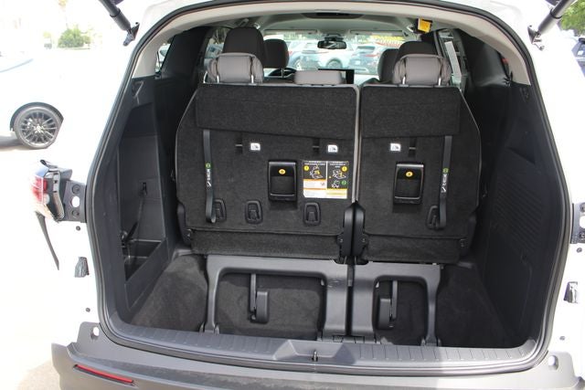 2026 Toyota Sienna LE 8 Passenger