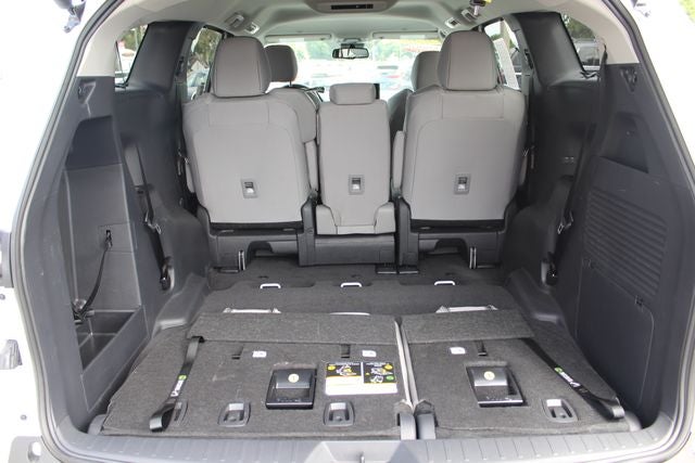2026 Toyota Sienna LE 8 Passenger