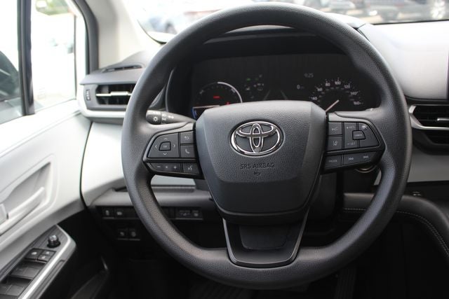 2026 Toyota Sienna LE 8 Passenger