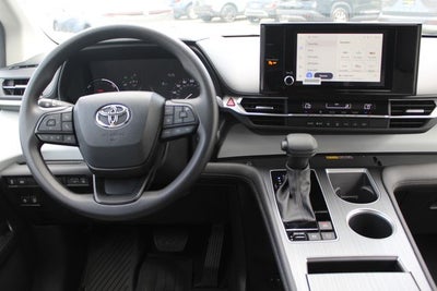 2026 Toyota Sienna LE 8 Passenger