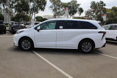 2026 Toyota Sienna LE 8 Passenger