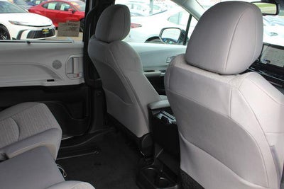 2026 Toyota Sienna LE 8 Passenger