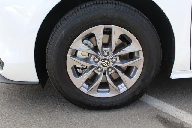 2026 Toyota Sienna LE 8 Passenger