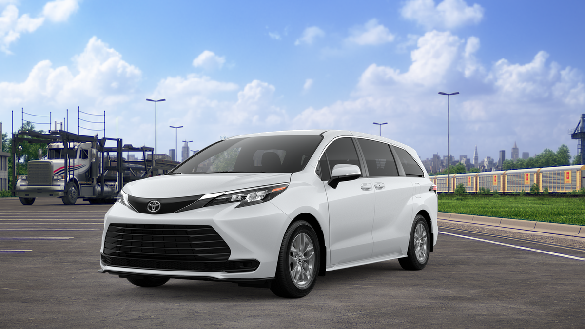 2026 Toyota Sienna LE 8-Passenger Hybrid FWD's photo